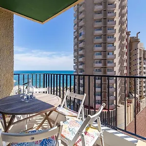 Primera Línea De Playa Puerto Deportivo , Fuengirola España